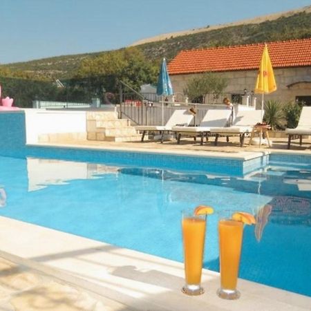 Вилла Dvori Stipanovi With Heated Pool And Jacuzzi Donje Rascane Экстерьер фото