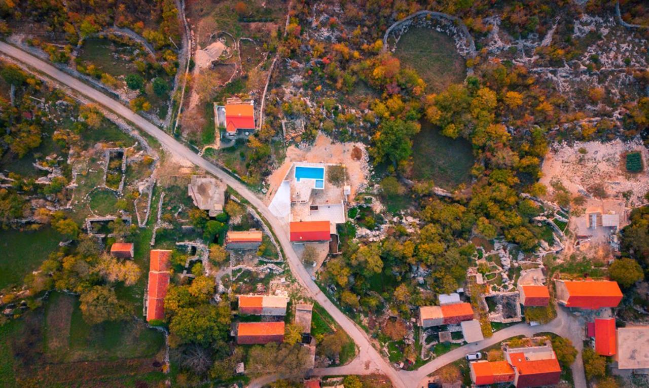 Вилла Dvori Stipanovi With Heated Pool And Jacuzzi Donje Rascane Экстерьер фото