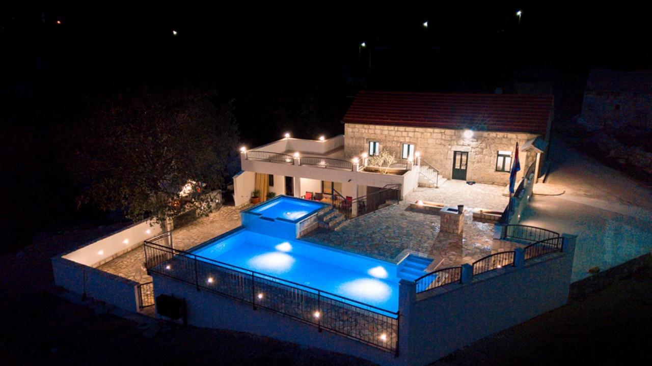 Вилла Dvori Stipanovi With Heated Pool And Jacuzzi Donje Rascane Экстерьер фото