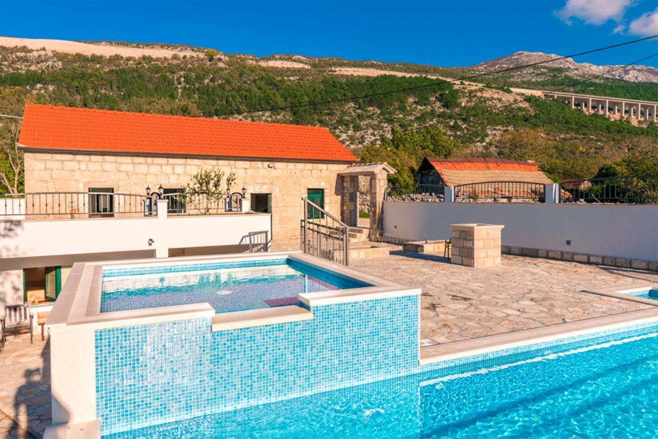 Вилла Dvori Stipanovi With Heated Pool And Jacuzzi Donje Rascane Экстерьер фото